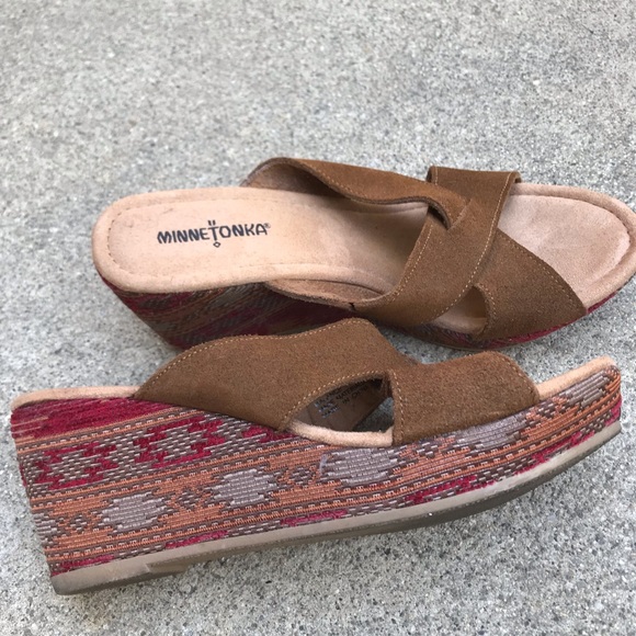Minnetonka Wedges - Picture 2 of 6